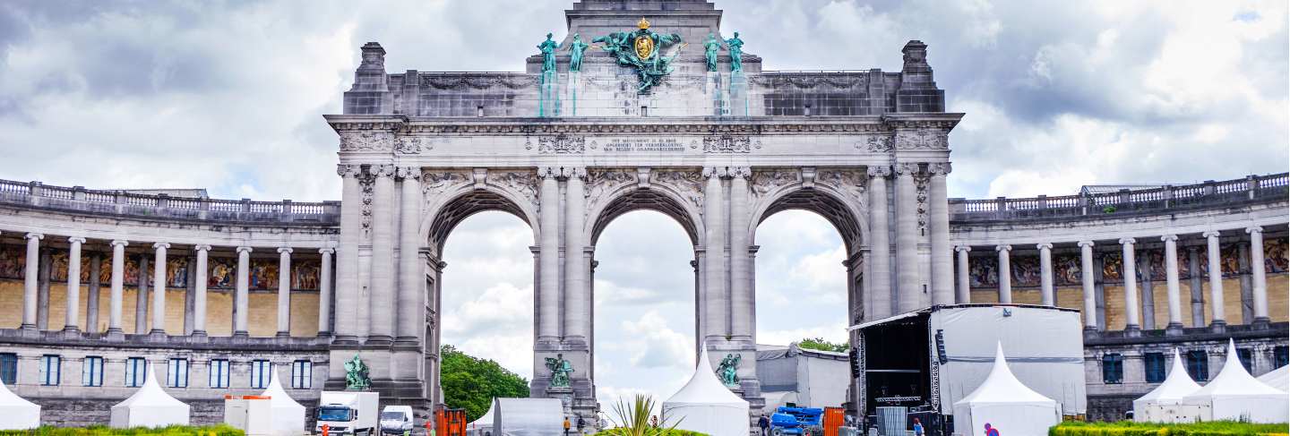 Parc cinquantenaire jubelpark in brussels, belgium
