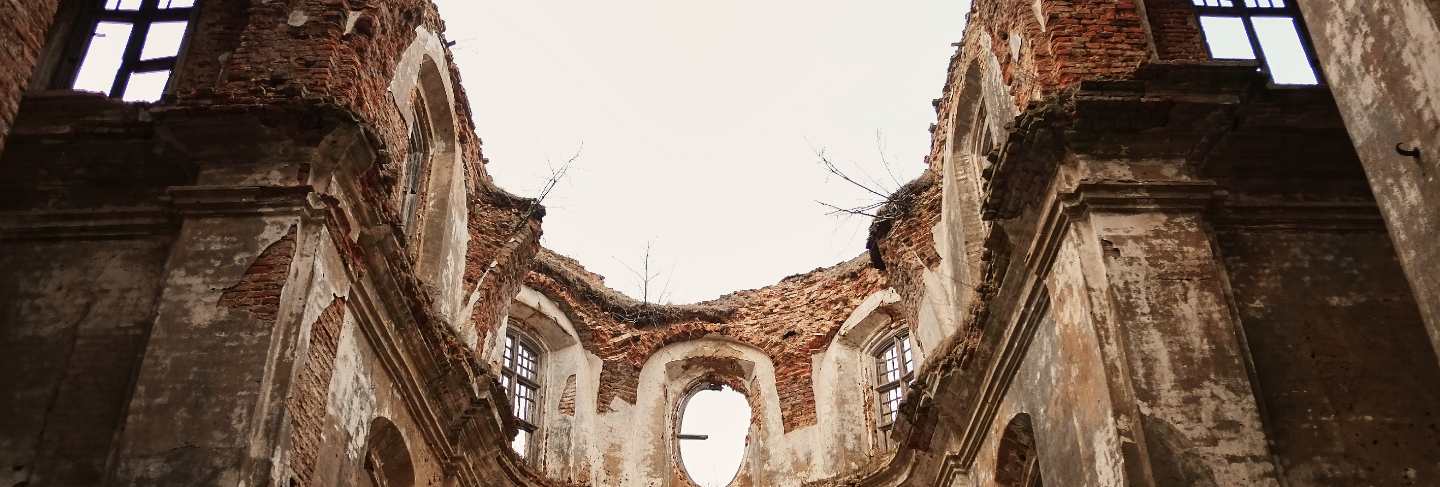 Ruins of an old ruined church
