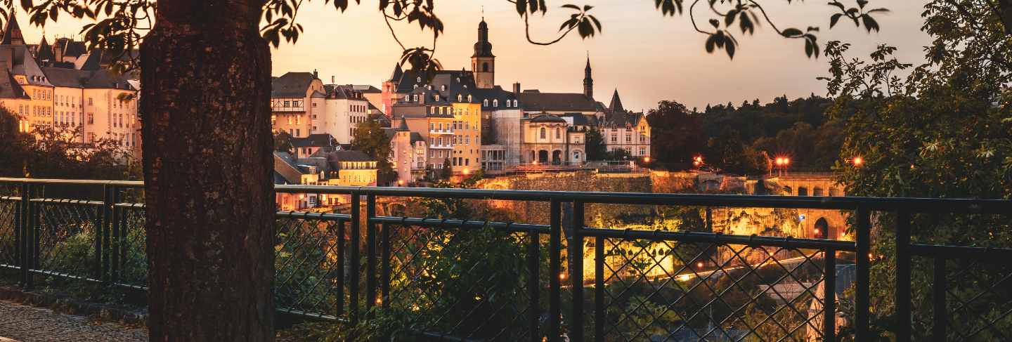 Chemine de la corniche in luxembourg city
