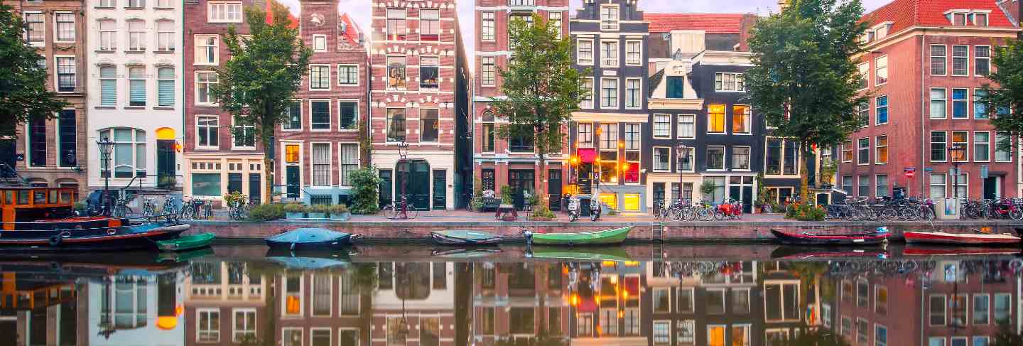 Night city view of amsterdam canal herengracht