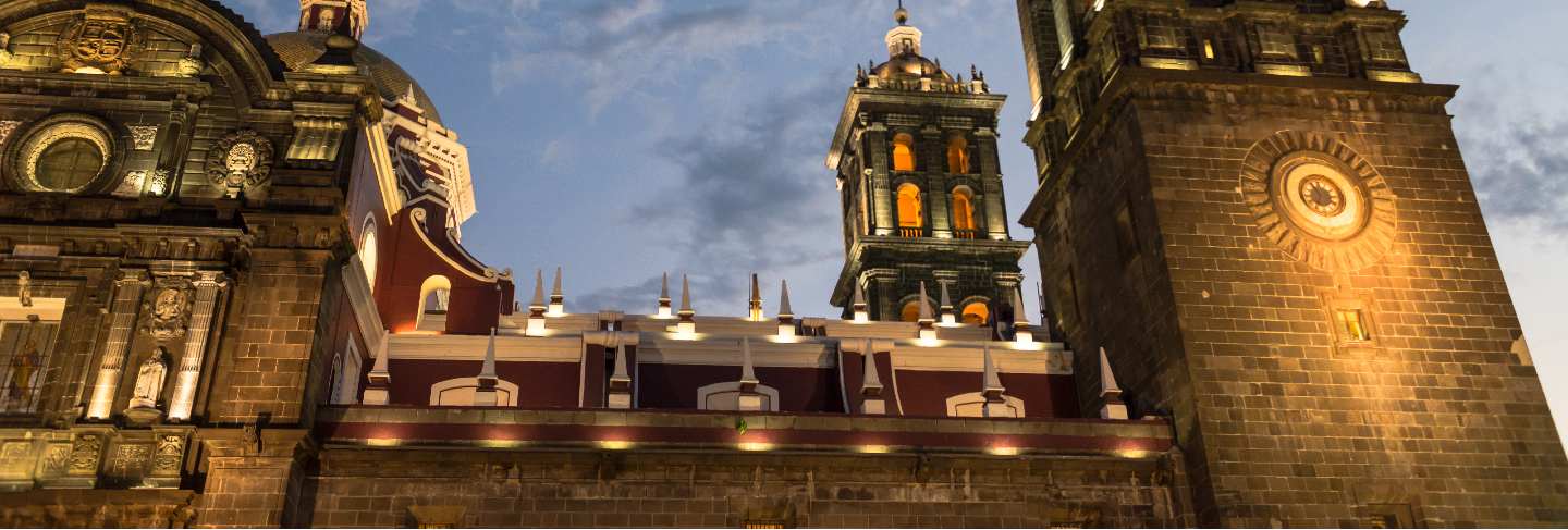 Puebla cathedral mexico 
