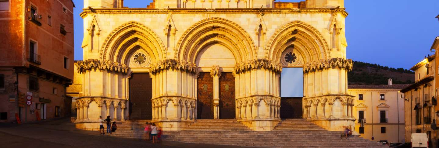 Evening view of cathedral in cuenca
